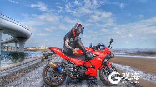 爆料机车女骑手视频在线观看,勇敢逐梦的青春风采  第3张